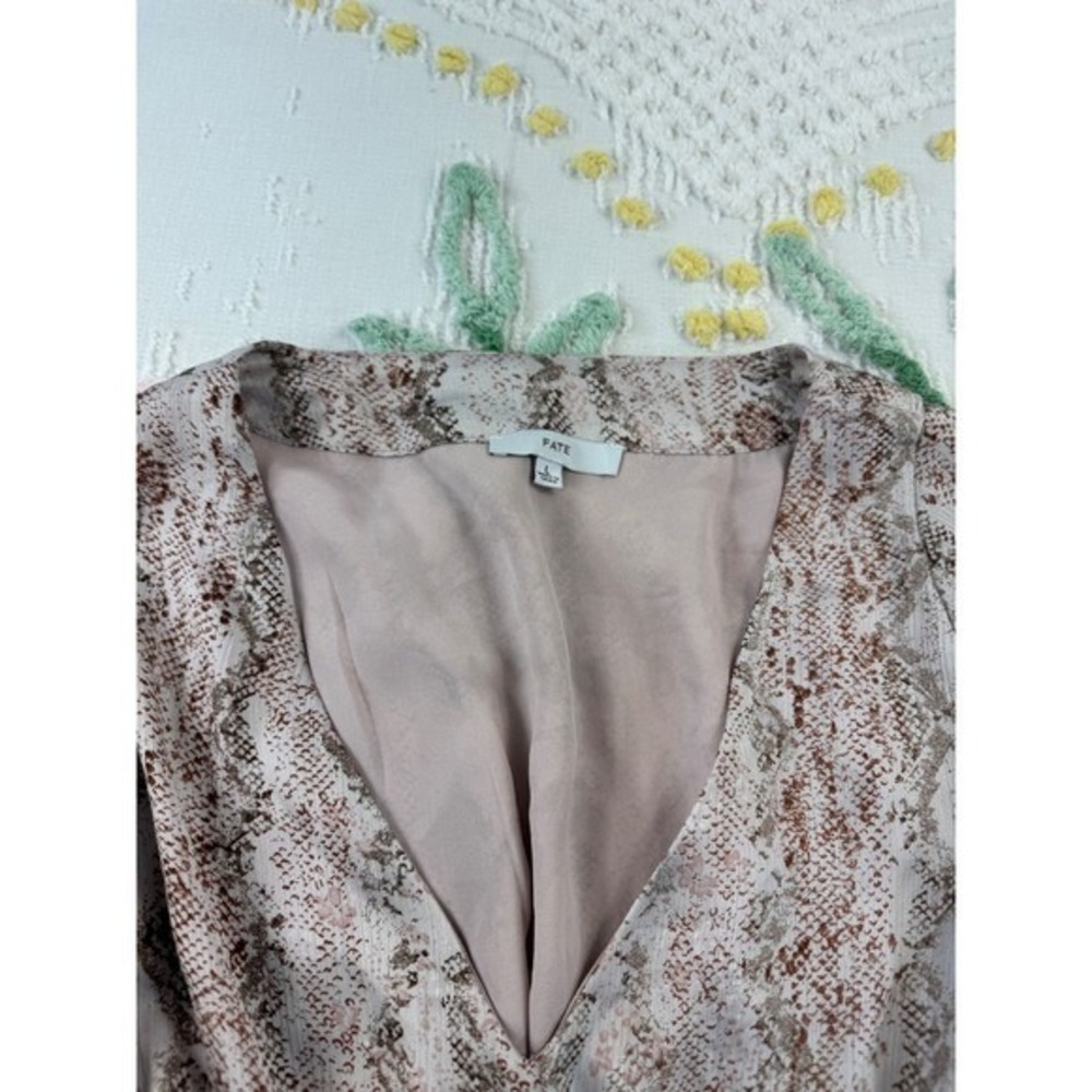FATE Snake Print V Neck Long Sleeve Smocked Waist Mini Dress Women's Size L - Picture 6 of 10